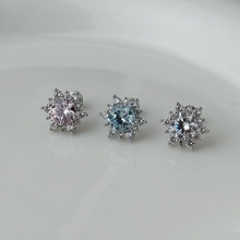 北海道の雪爆闪八心八箭雪花锆石钛钢平底螺丝耳骨钉百搭耳钉女
