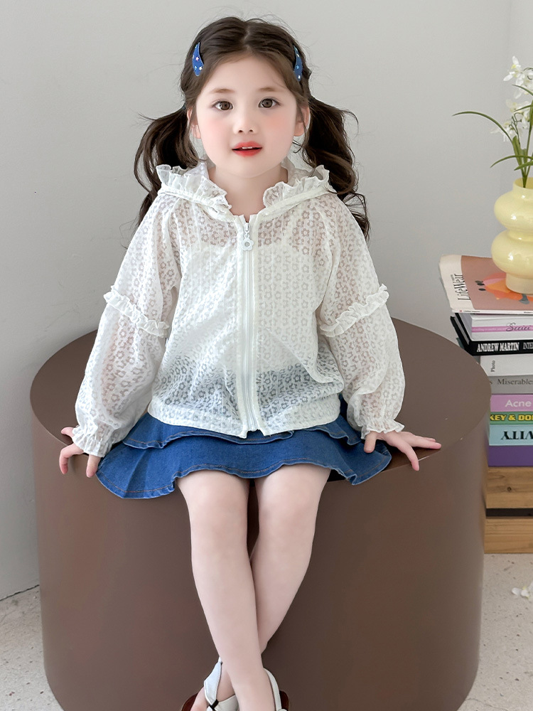 Ropa de protección solar con capucha para niñas ropa de verano 2025 nueva chaqueta delgada para niños ropa de protección solar de verano ropa de piel para niños marea