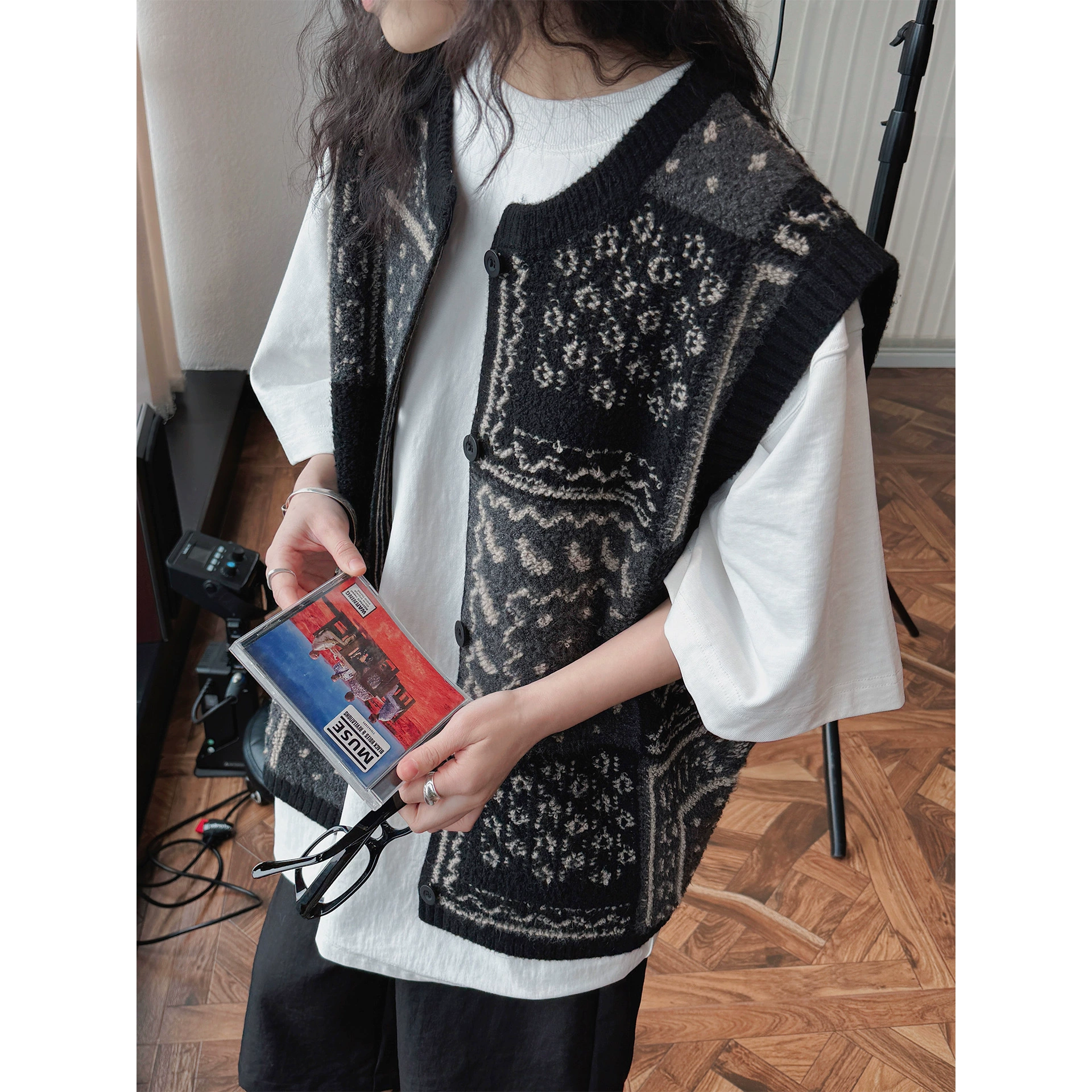 Lu Fu Spring новый корейский ретро чувство жаккарда утолщенный шерстяной вязаный жилет нежный мягкий силуэт топ женский