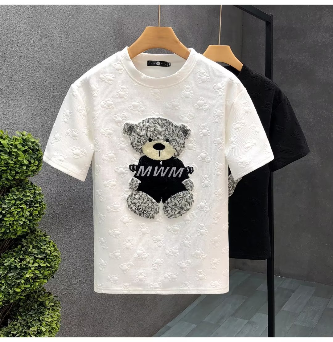 Camiseta masculina de manga curta com bordado de urso de alta qualidade, gola redonda, tendência de desenho animado -- rosto do Tiktok para impressão_voghion.com