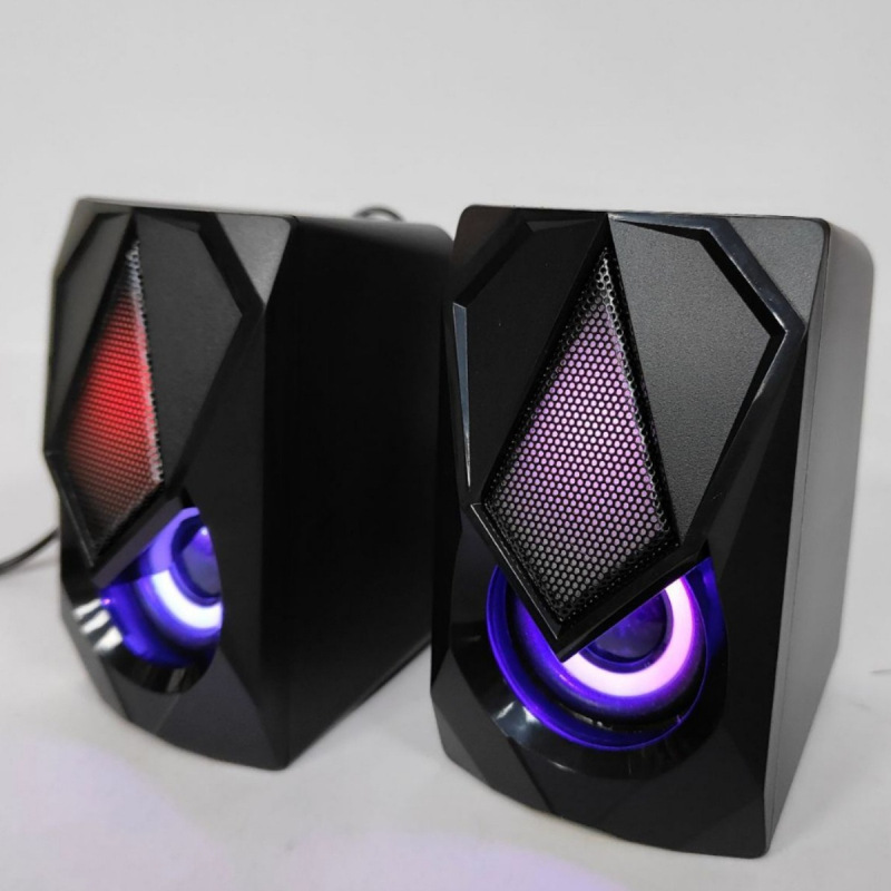 2.0 Sonido de computadora cableado RGB respiración luz computadora general inglés transfronterizo altavoz pequeño a caja DHE - 6000