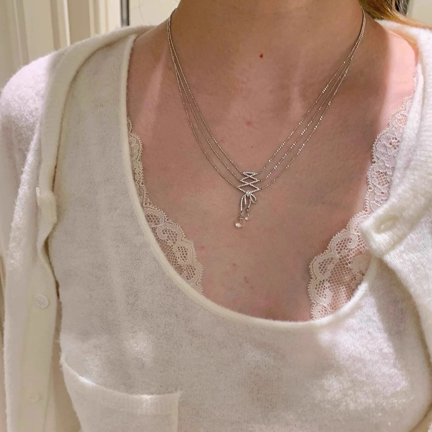 Silver Bowknot Beaded Necklace Elegant Transparent Collarbone Chain_voghion.com