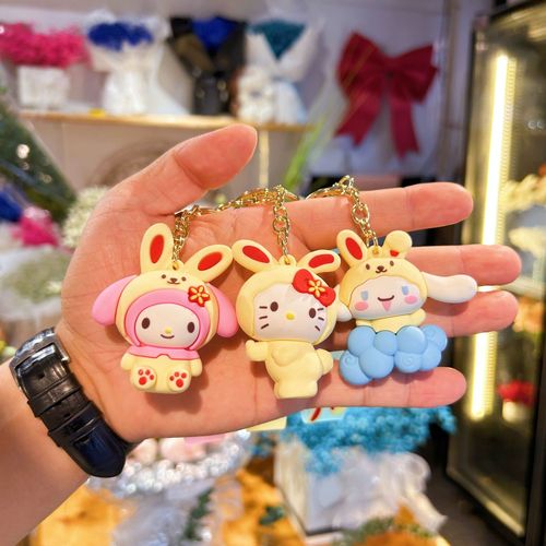 Cross-border cartoon Sanrio Kurohime doll keychain car key pendant cute backpack decoration key holder