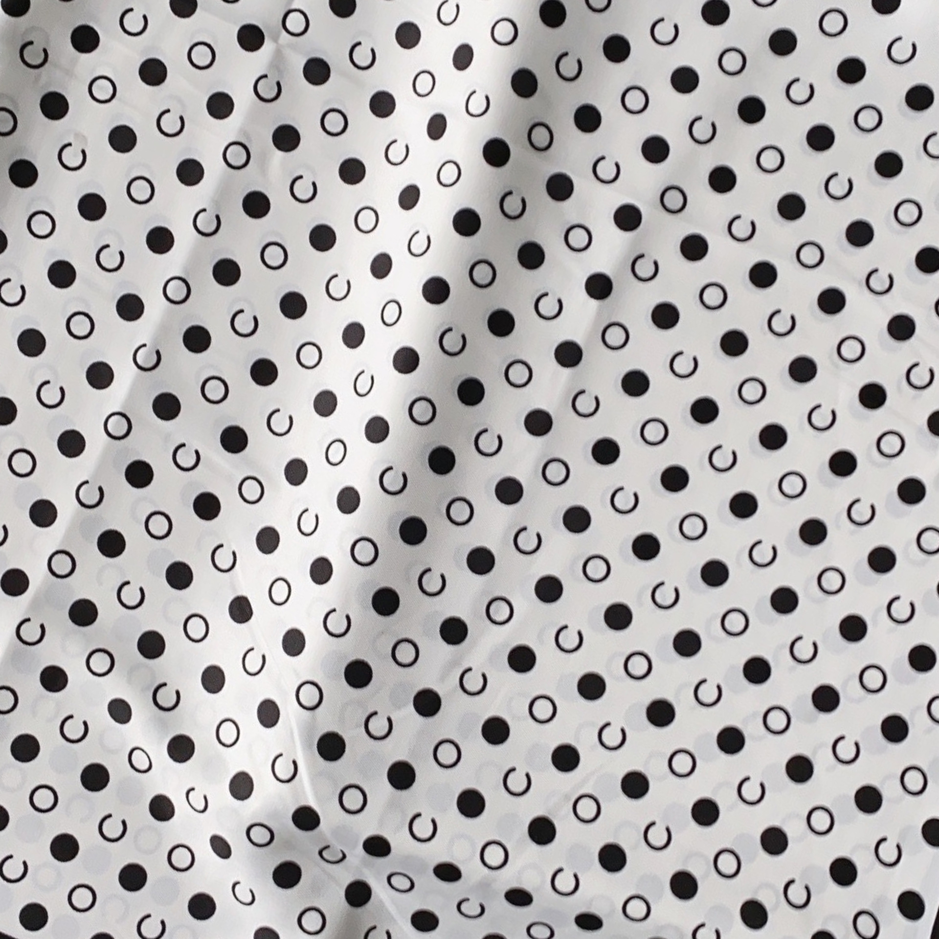 Nuevo temperamento blanco y negro ondulado pañuelo decorado pañuelo de seda de tela de twill pañuelo de seda de moda universal pañuelo de mujer