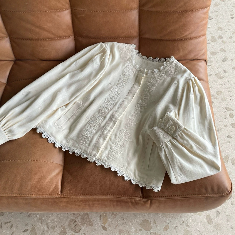Early autumn cream-toned relaxed-fit embroidered daisy lace round-neck cotton-linen jacket short coat shirt