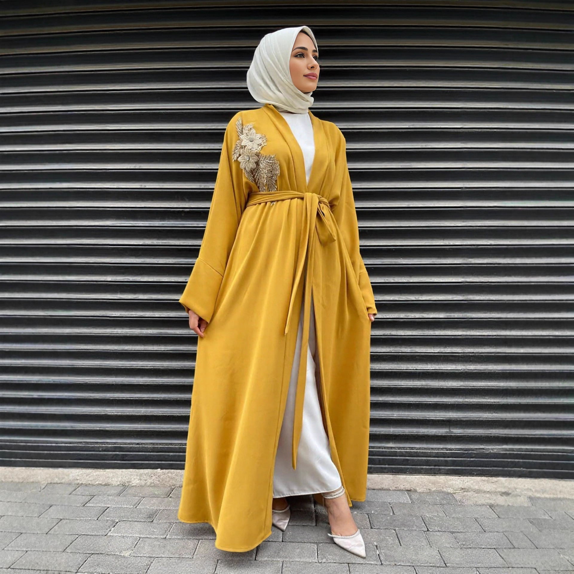 Elegantes, besticktes muslimisches Abaya-Kleid-Set – Dubai-Stil, schlichtes langes Gewand mit Applikations-Cardigan, islamisches Gebetsoutfit in Kurkuma-Farbe_voghion.com