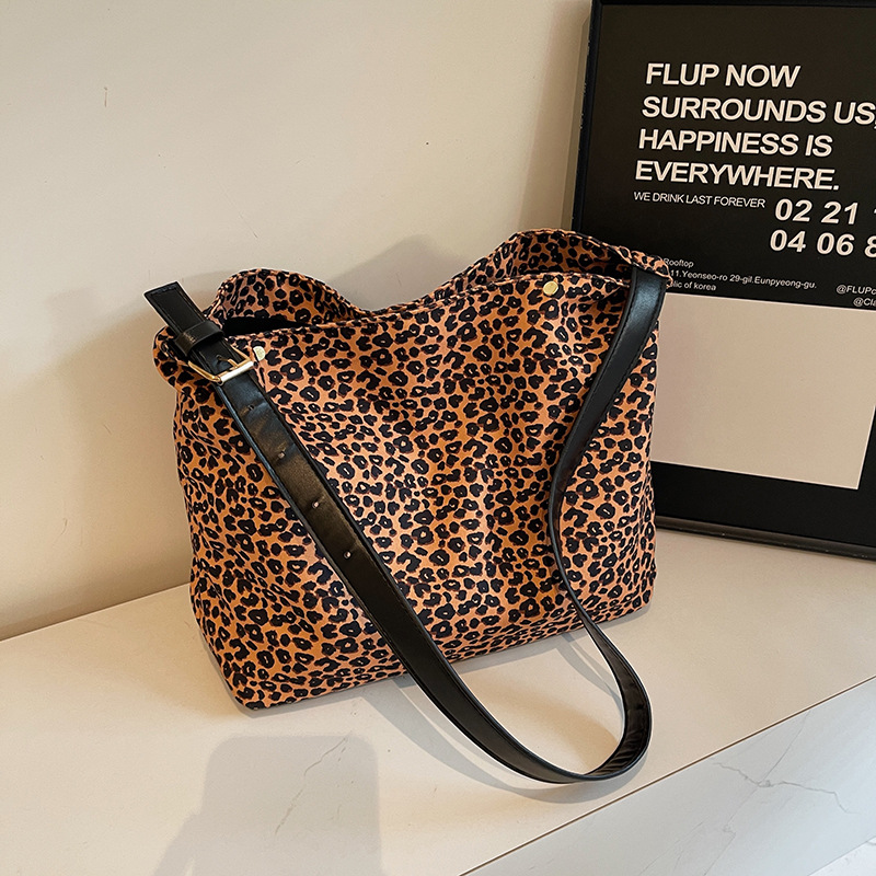 Leopardo bolsos personales casuales de moda femenina versátil mochila de hombro 2024 nueva gran capacidad bolsos de mano simples
