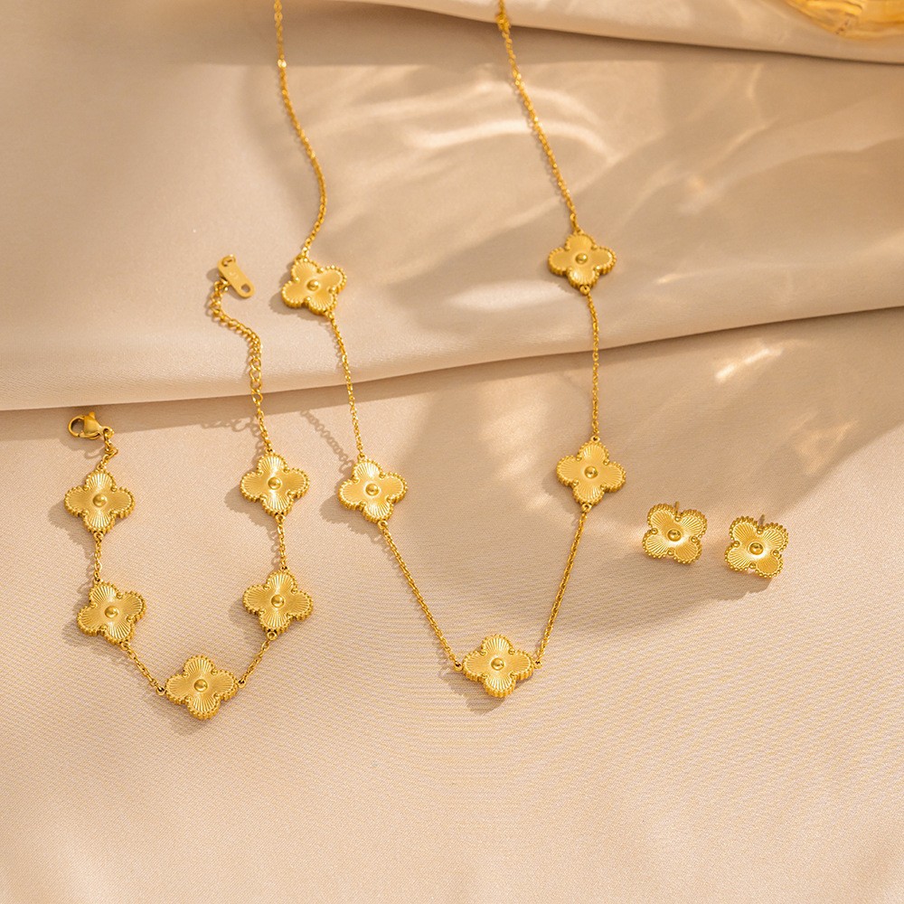 골든 쓰리피스 슈트