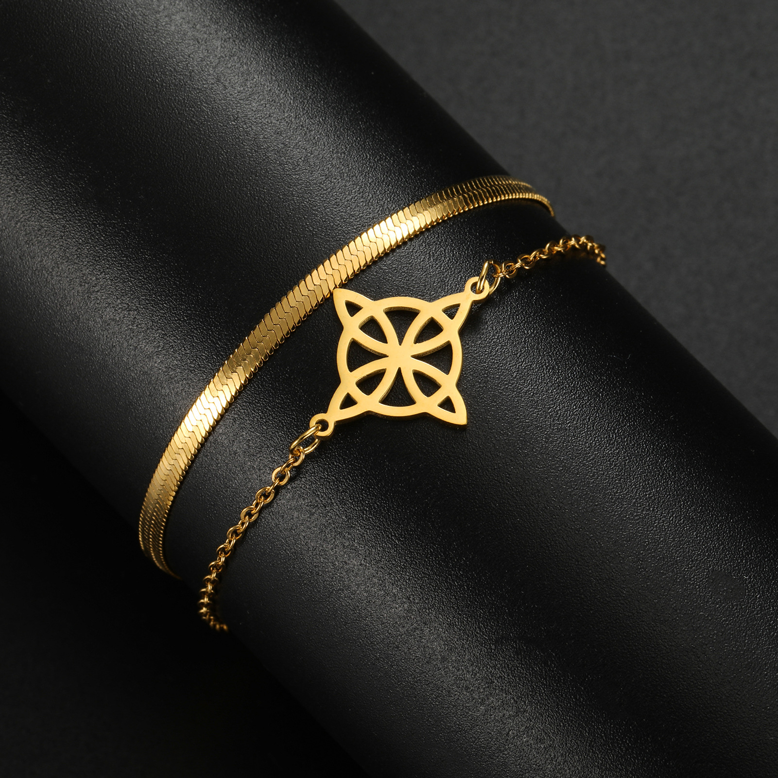 8g Weight Bracelets Classification 304 Stainless Steel Chain Material 1 Piece Quantity Holiday, Daily Occasion 304 Stainless Steel Material Witches Knot Pattern Women's Gender Plating Design Simple Style, Classic Style Style Simple Style Classic Style Witches Knot 304 Stainless Steel Bracelets In Bulk 9