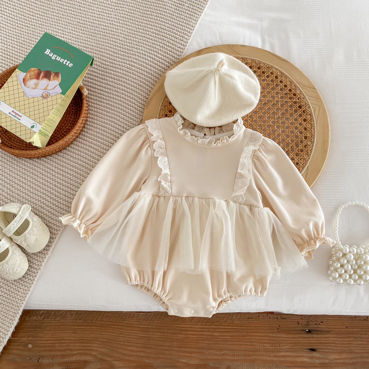 INS estilo coreano bebé otoño nuevo encaje borde mono mameluco mujer bebé estilo occidental malla princesa mameluco vestido