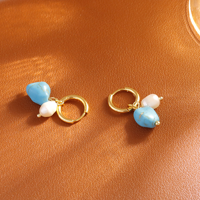 Turquoise sophisticated elegant earrings from pearl
