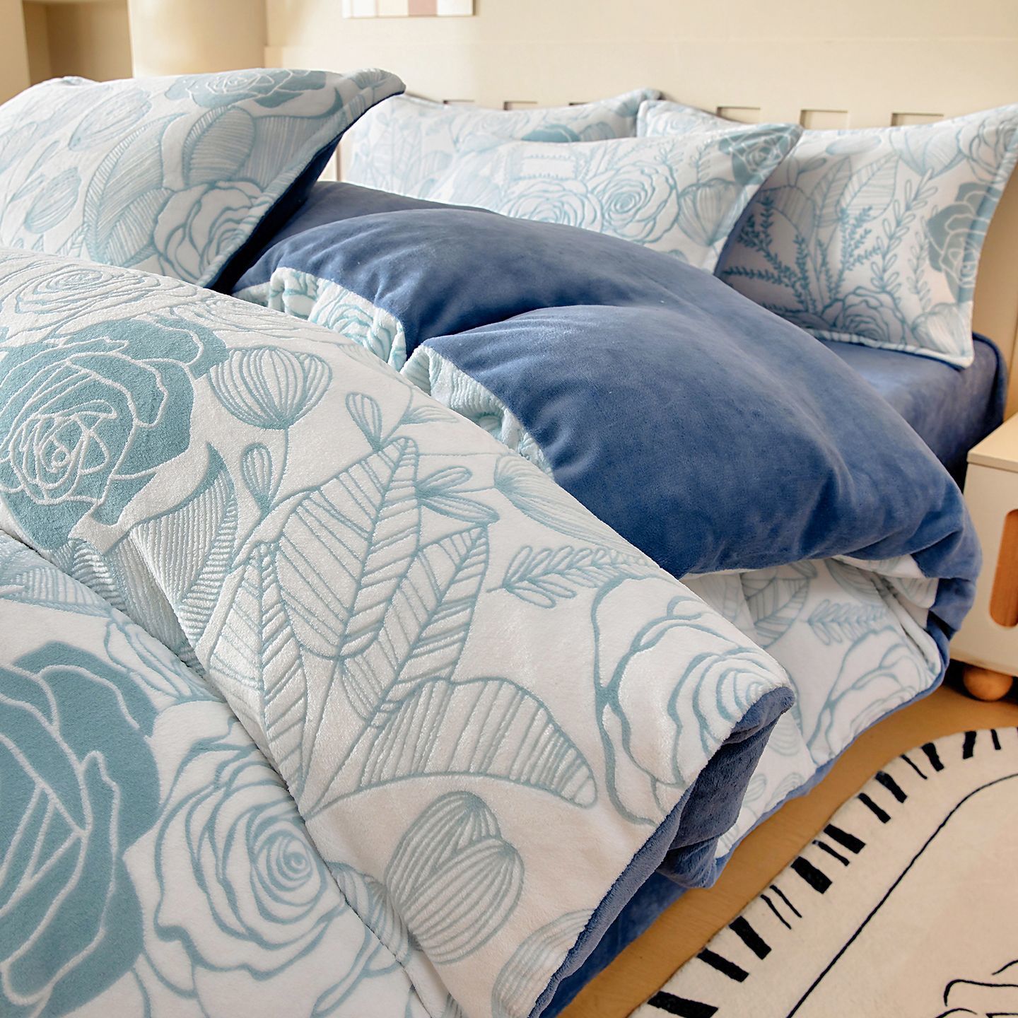 Nuevo invierno de cama de terciopelo de leche con cuatro piezas más terciopelo tallado flange de coral sábanas cubiertas de terciopelo de tres piezas