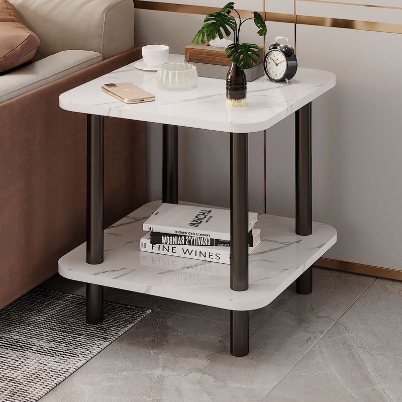 Mesa de centro pequeña, mesa pequeña, dormitorio doméstico, habitación de niña, mesita de noche, apartamento pequeño, sofá simple, armario lateral, mesa cuadrada