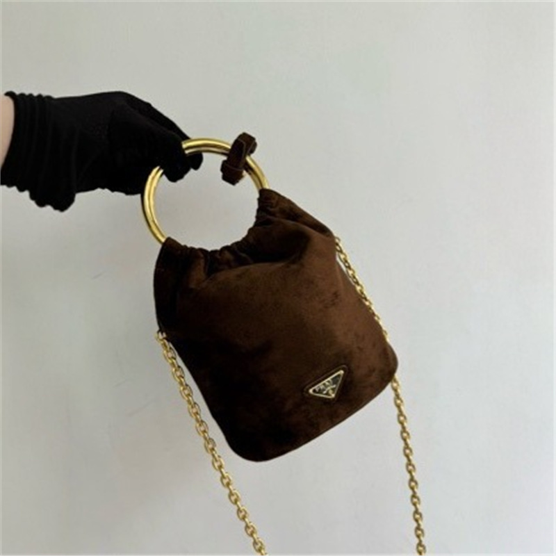 2024 Autumn/Winter Collection Metal Ring Matte Lambskin Internet Celebrity Bucket Bag Full Leather Handbag 1Bc277 2024 Autumn/Winter Collection Metal Ring Matte Lambskin Internet Celebrity Bucket Bag Full Leather Handbag 1Bc277
