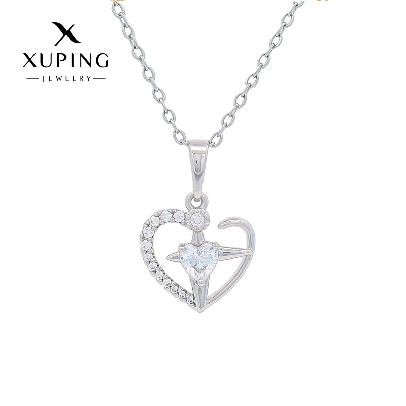 Xuping Commuter Love Collar Mujer Verano Diseño de nicho de lujo ligero Cadena de clavícula de moda de circón en forma de corazón de alta gama