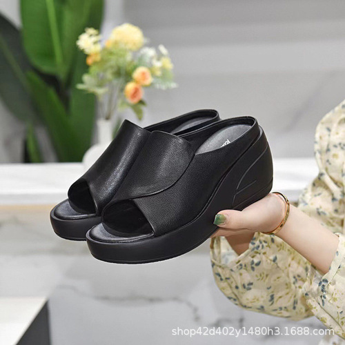 New true soft leather heeled sandals for women in summer wear fashionable internet celebrity sponge cake thick sole breathable