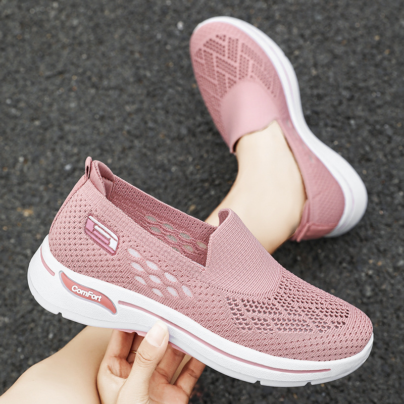 Zapatos de mujer 2025, zapatos de malla con recortes transpirables de verano, zapatos de tela de Beijing antiguos para mujer, zapatos para caminar para mediana edad y personas mayores, zapatos casuales para mujer