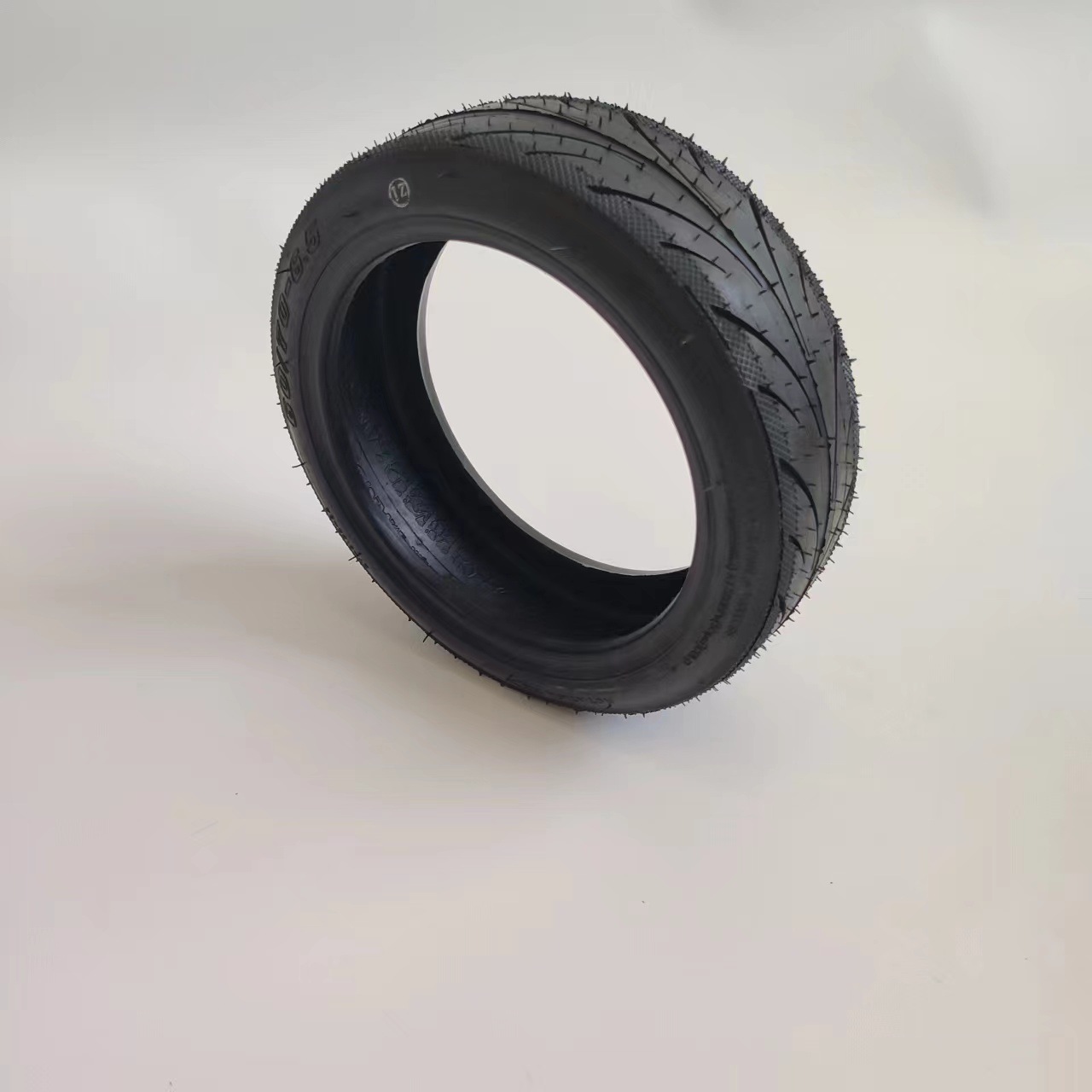 Factory wholesale a generation of 60/70-6.5 electric scooter outer tube inner tube thickened wear-resistant curved mouth straight