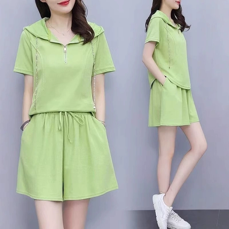 Костюм в уличном стиле, летняя новая женская одежда больших размеров, свободный простой топ с капюшоном, модные шорты, уменьшающие возраст, комплект из двух предметов