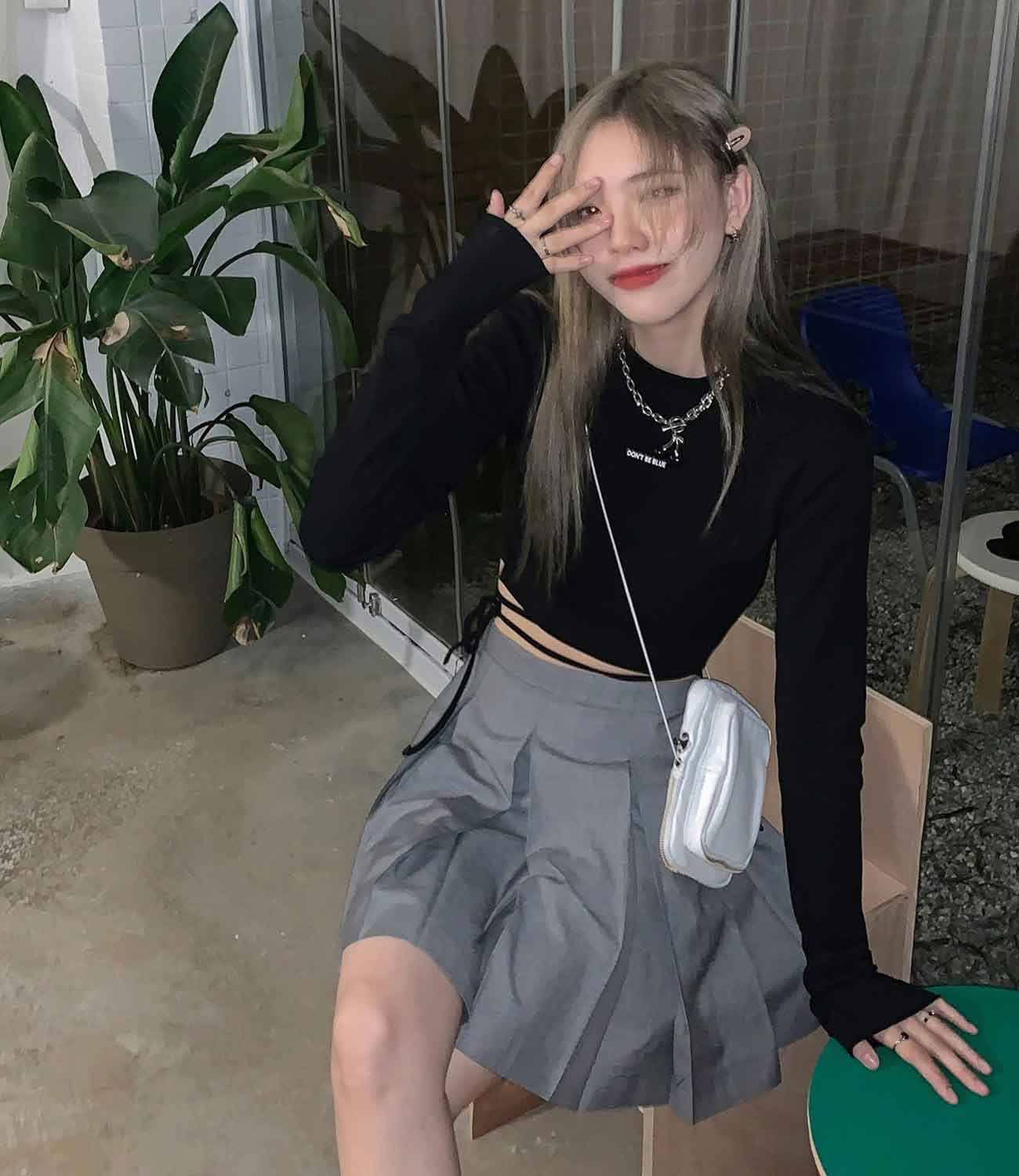 Lace-up chica caliente de manga larga Camiseta de las mujeres de primavera y otoño 2022 nuevo diseño corto Top ins moda ombligo bottoming camisa