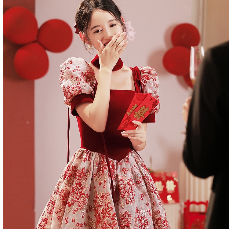 The Bride's Toast Dress Can Be Worn Casually as a Red Engagement Dress, 2026 New Style Wedding Evening Dress, Plus Size, Petite, Long Sleeves