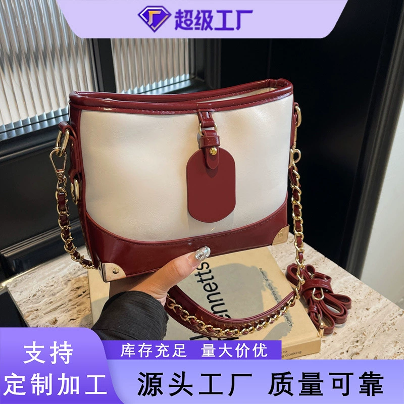 Нишевой дизайн небольшая квадратная сумка для модной текстуры весны 2025 года