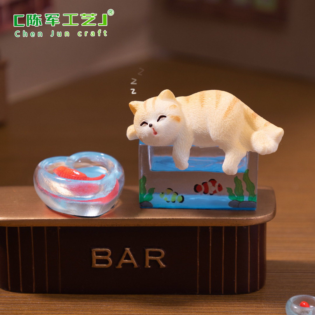 かわいいいたずらな魚猫人形かわいいドールハウス diy 装飾アクセサリーミニデスクトップ装飾品