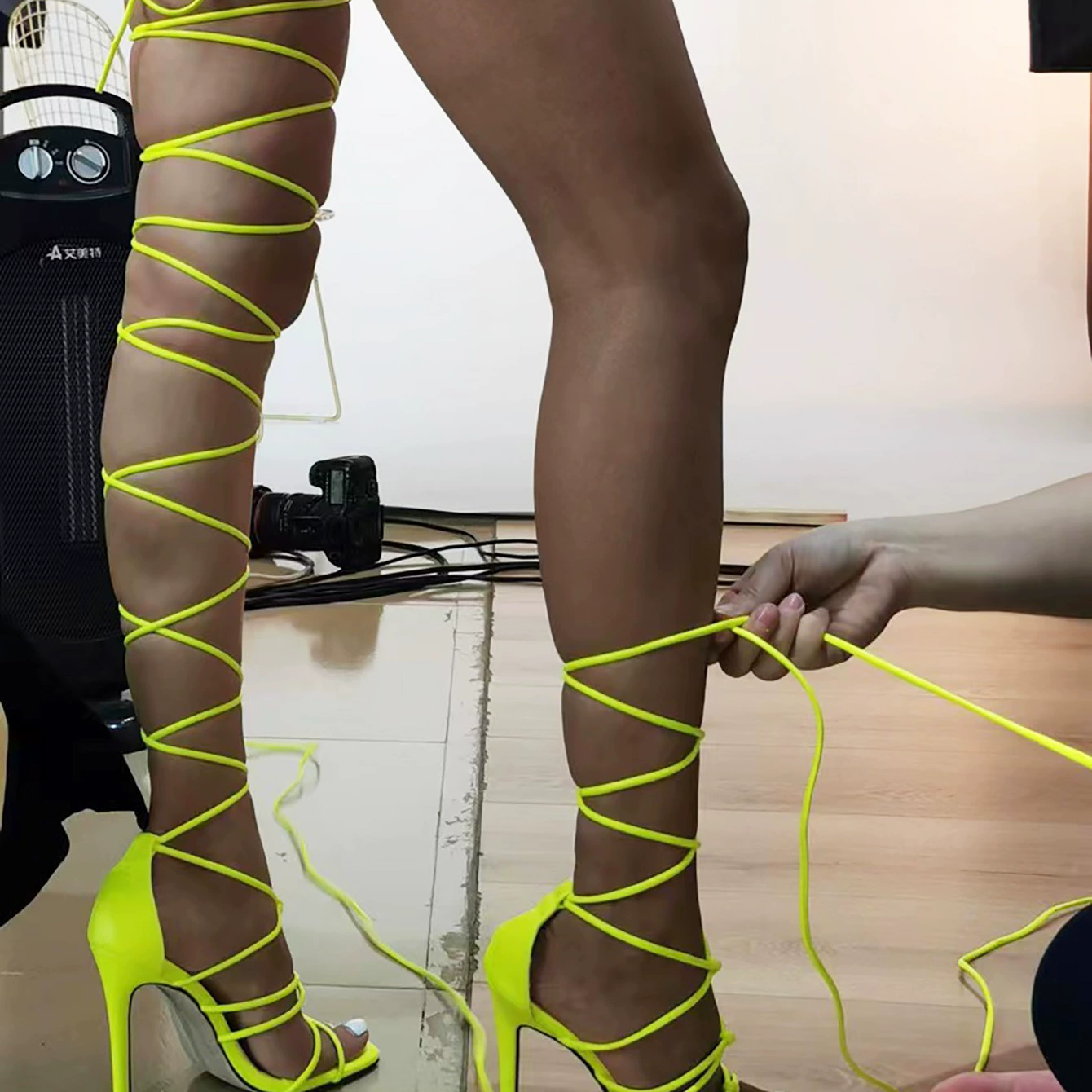 2022 летняя новая Европейская и американская модная женская обувь, сандалии на тонком каблуке с длинным ремешком, женские сандалии на высоком каблуке, внешняя торговля 41