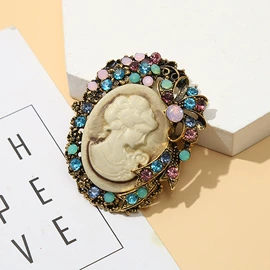 胸针;胸花;胸饰