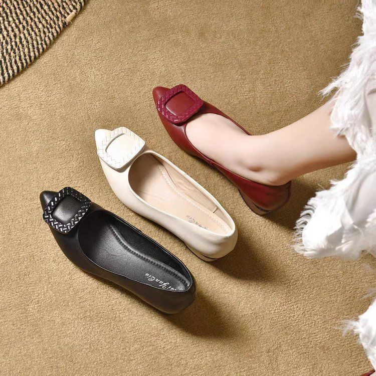 2026 primavera nuevos zapatos de mujer zapatos de goma un pedale de moda versátil nueva tendencia
