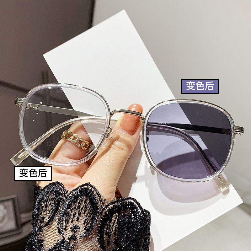 Monturas de gafas fotocromáticas anti-luz azul, color castaño, de alta gama, estilo estudiantil, con acabado para lentes graduadas.