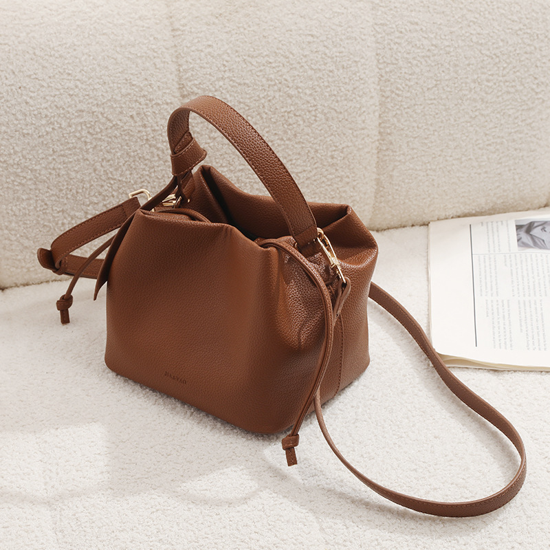 새로운 가죽 섬유 통근 모든 경기 어깨 크로스 바디 백 틈새 패션 핸드백 유럽과 미국의 국경 인기 여성 가방