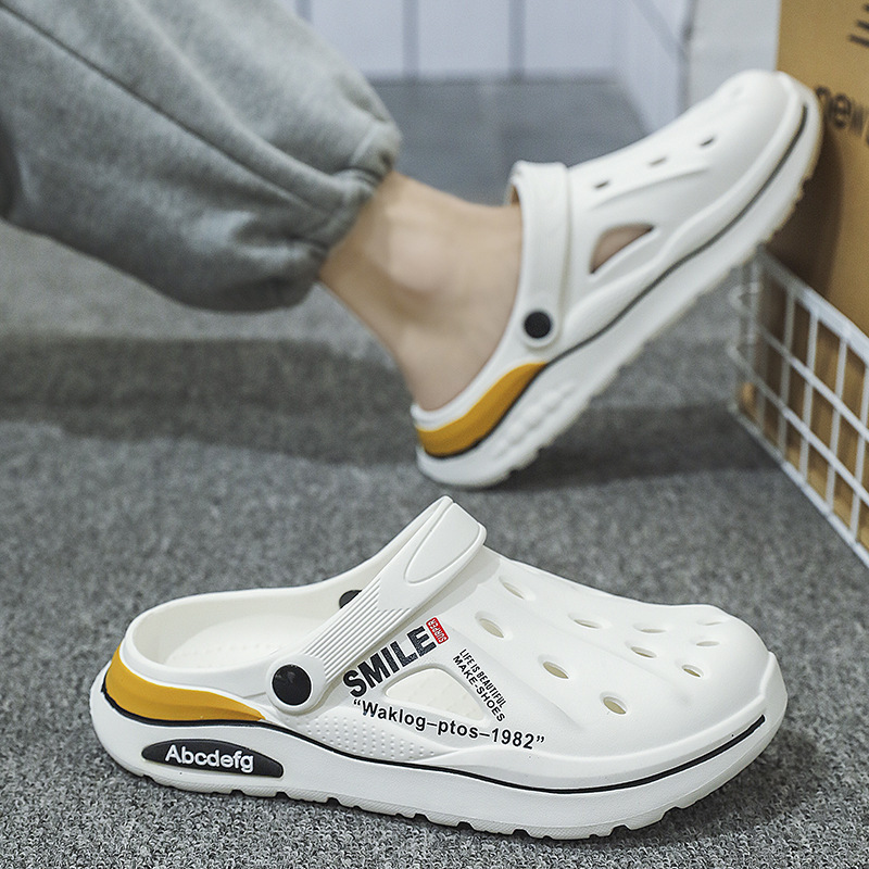 Wholesale In-Stock Men's Summer Clogs for Outdoor Wear, Driving, Non-Slip Pvc Trendy Versatile Beach Slip-On Sandals for Men