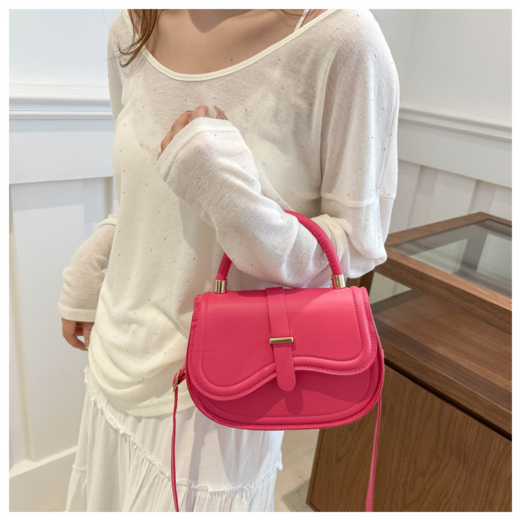 Einfache lässige 2024 neue modische und stilvolle einzelne Schulter Crossbody koreanische Version vielseitige kleine quadratische Tasche für_voghion.com