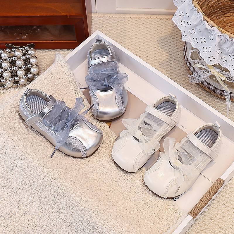 Zapatos de cuero coreanos de encaje para niñas 2026 primavera y otoño zapatos de princesa para niños zapatos de suela suave para bebés