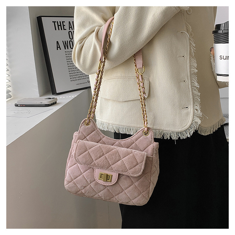 Women's Small Velvet Solid Color Fashion Square Lock Clasp Chain Bag display picture 1