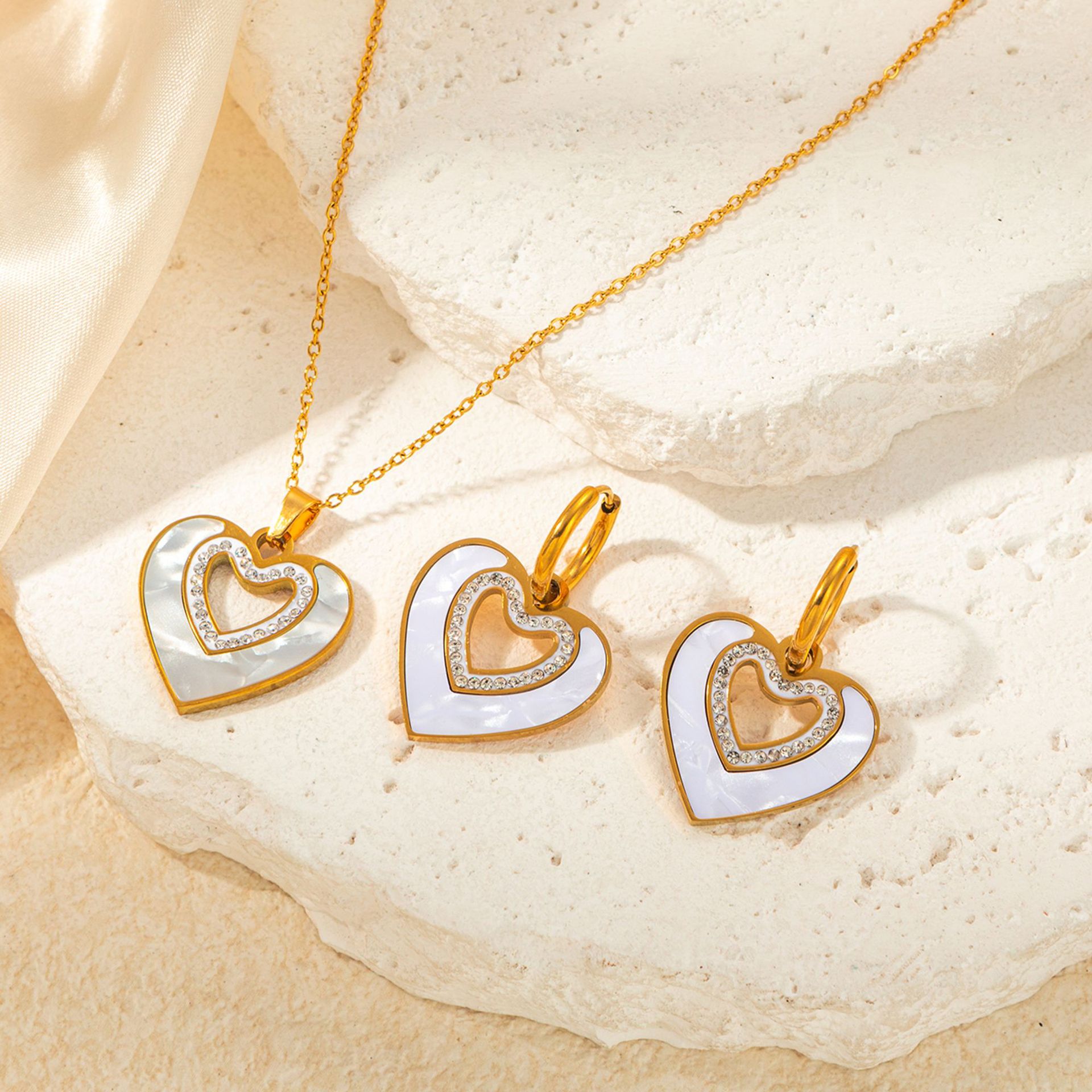 8g Weight 0.03µm Gold Plating Thickness Electroplated Gold Plating Process Golden Plated Plating Material Zircon Inlay Material Jewelry Set Classification cable chain Chain Type 1 Set Quantity Casual Occasion 201 Stainless Steel Material Heart Shape Pattern Women's Gender Basic Style Plating Craft Wholesale Jewelry Basic Heart Shape Titanium Steel Zircon Plating Jewelry Set 8