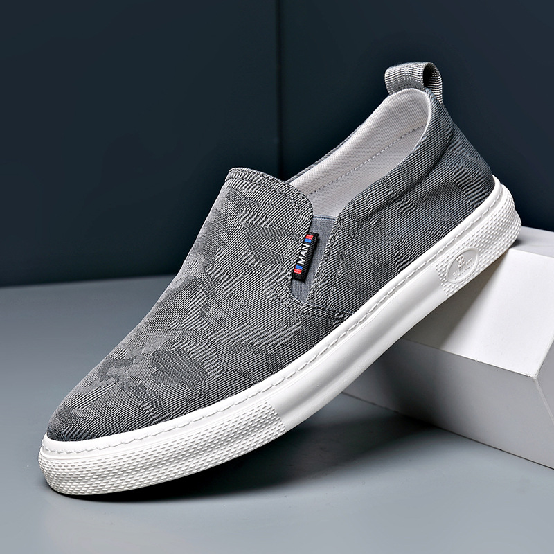 Spring Casual Canvas Shoes For Men Korean Style Versatile Breathable Cloth Shoes For Men Slip-on Lazy Shoes Loafers