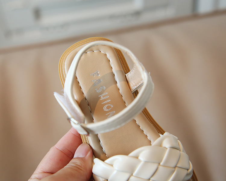 Sandales douces et mignonnes version coréenne, chaussures de plage à semelle souple pour petite fille, polyvalentes, pour enfants, nouvelle collection été 2022_voghion.com