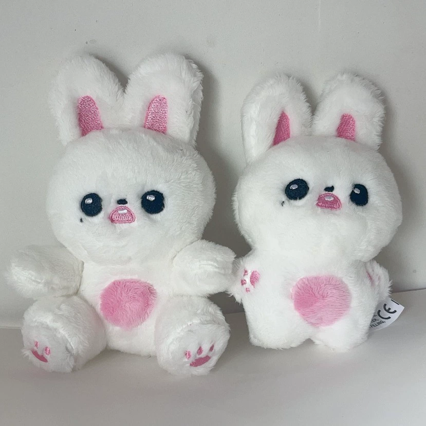 Кроличья фигурка WONYOUNG Zhang Yuanying BunnyNYONG, сидящий, чтобы помочь вам выиграть станцию, выиграть брелок-домик-кукла