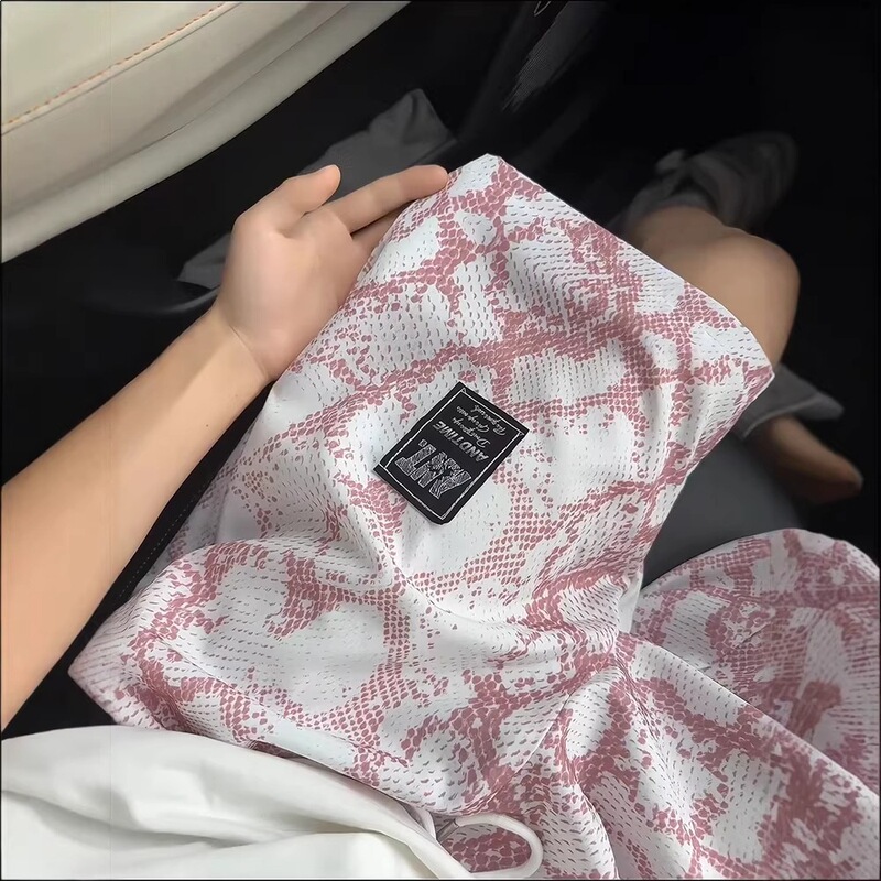 American-Style Shorts with Cool Python Texture, Heavyweight Loose Fit, Moisture-Wicking, Breathable Basketball Shorts, Trendy New Style for Men and Women