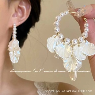 French Retro Design Sense Light Luxury Niche Pearl Tassel Alloy Earrings High Sense Elegant Earrings Women's Earrings