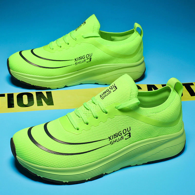 Wide and Spacious Sports Shoes, Lightweight Running Shoes for Wide and Large Feet, Loose Fit That Doesn'T Squeeze the Feet, Fly-Knit Mesh Shoes