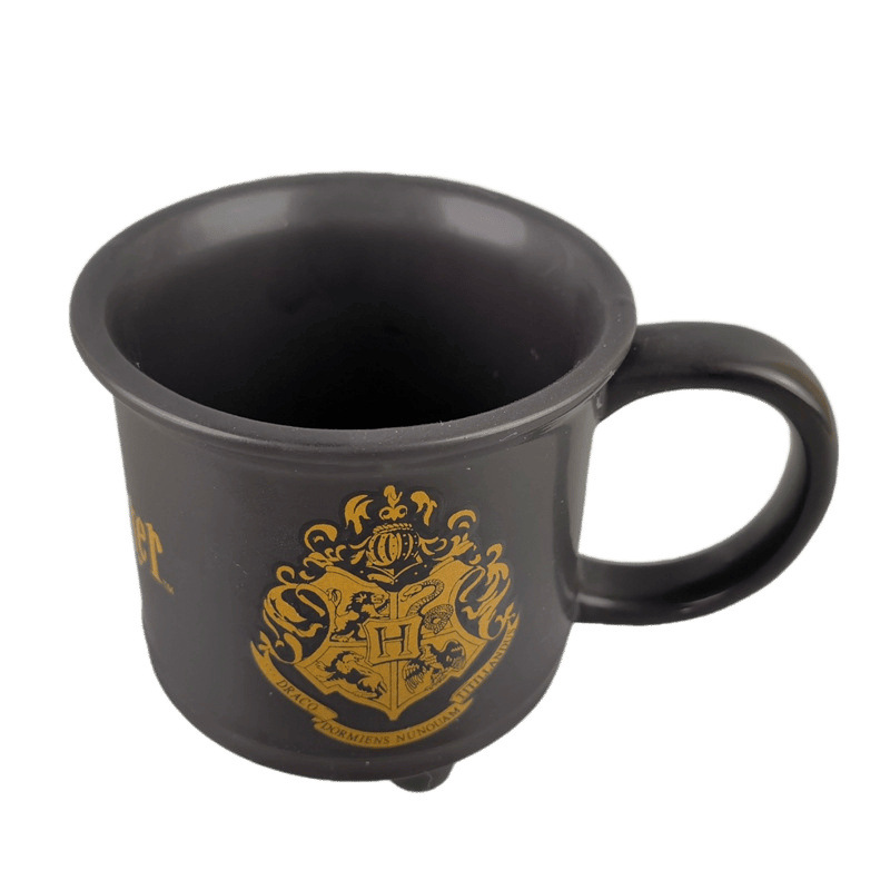 Selección estricta taza de café negra con pies Harry Potter triangular olla de cerámica taza incenso molde de taza de marca taza de agua de animación
