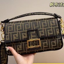 F�ҽ����ϻ���������������Ůʿ�μ�б����͹Ű����ϼҰ������