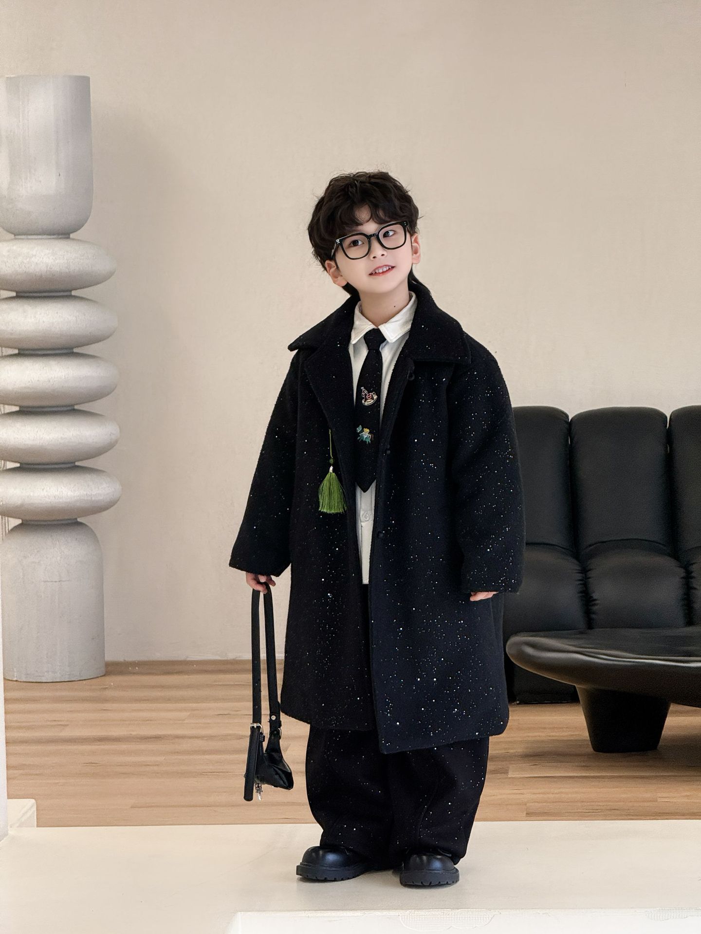 25887 бархатное пальто + зеленая фурнитура с кисточками