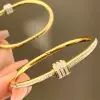 Золотой (полностью усыпан цирконием)
