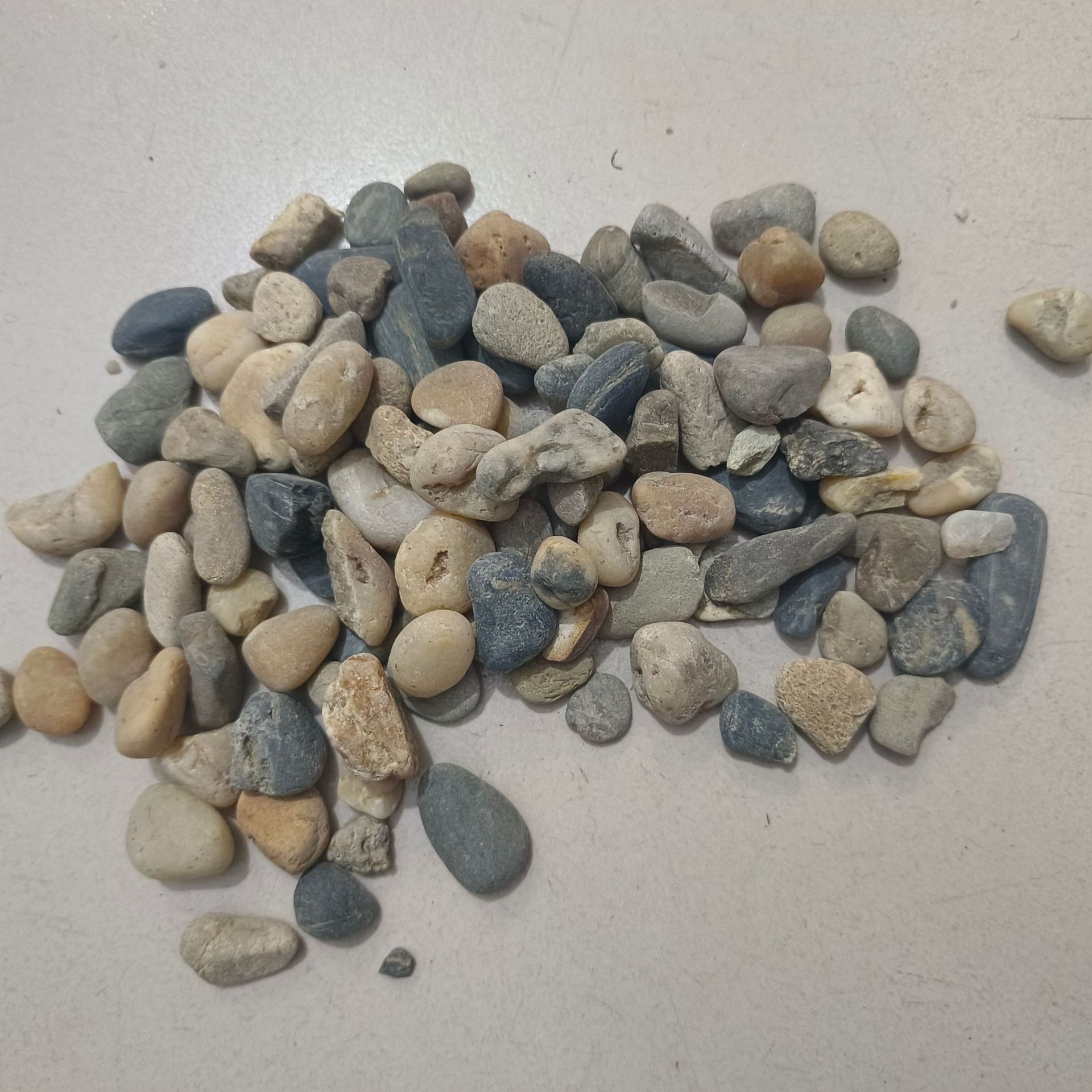 鹅卵石滤料盛世厂家 水处理过滤池垫层用8-16/16-32毫米