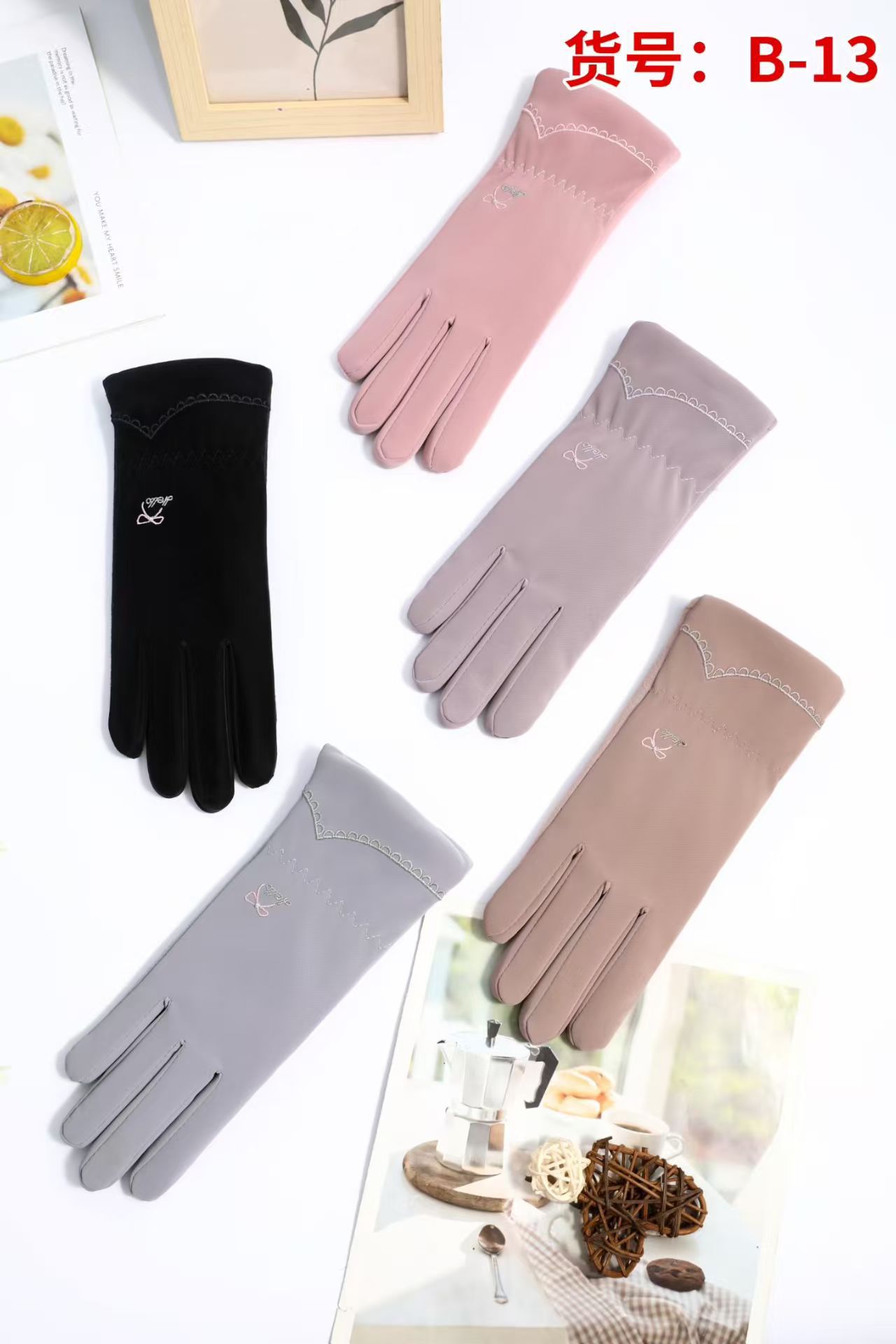 Guantes de invierno para mujer forrados de lana engrosada estudiante cálido resistente al frío pantalla táctil conducción guantes de coche eléctrico al por mayor