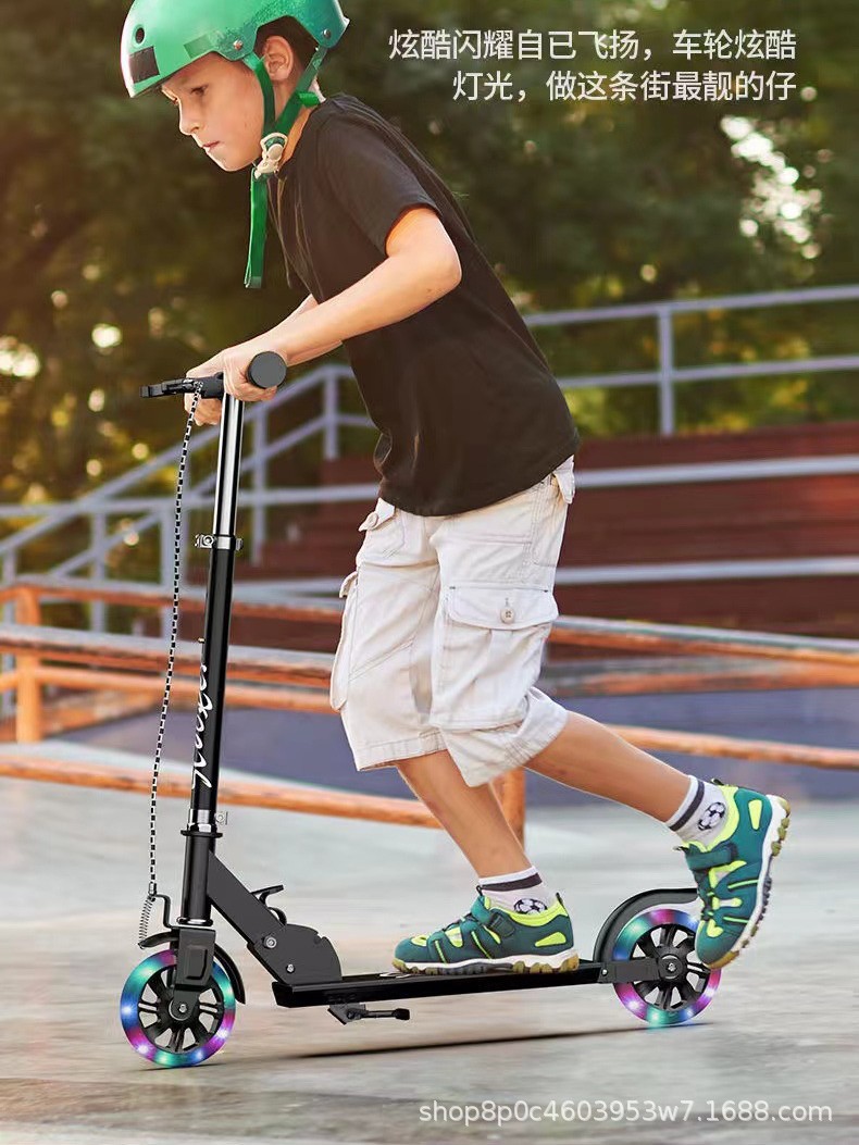 Comercio exterior más vendido para niños SOOTRE Scooter 2 patinaje sobre ruedas cochecito de bebé con freno de mano PU flash elevador plegable